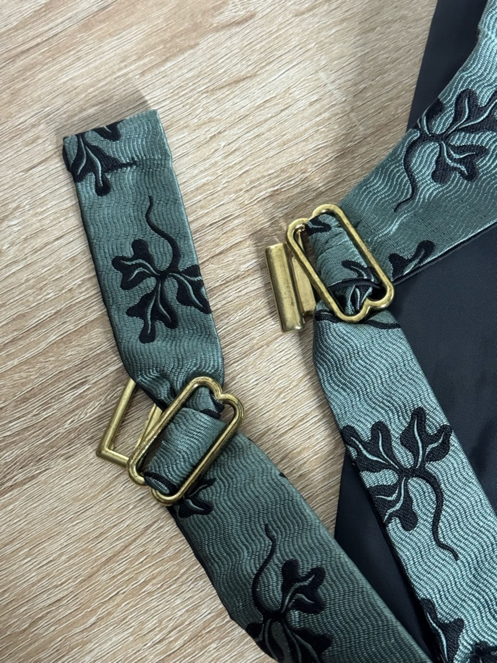 Vintage Valentino Cravatte formal cummerbund matching pre-tied bow tie silk set - Picture 8 of 13